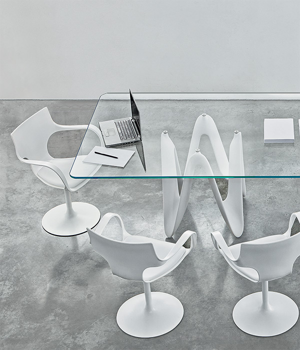 LAMBDA TWO BASES gallery4