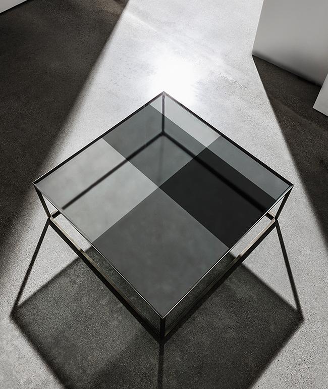 Quadro coffee table with different smoked tones