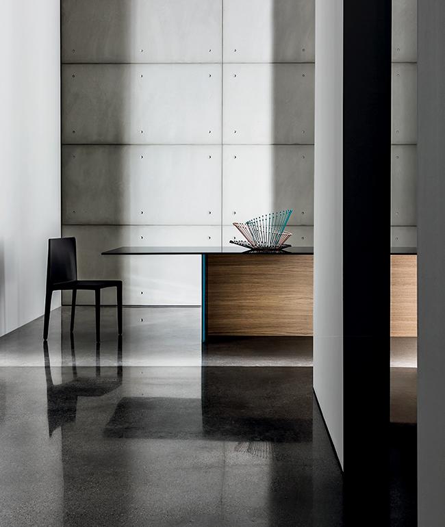 Regolo rectangular dining table 