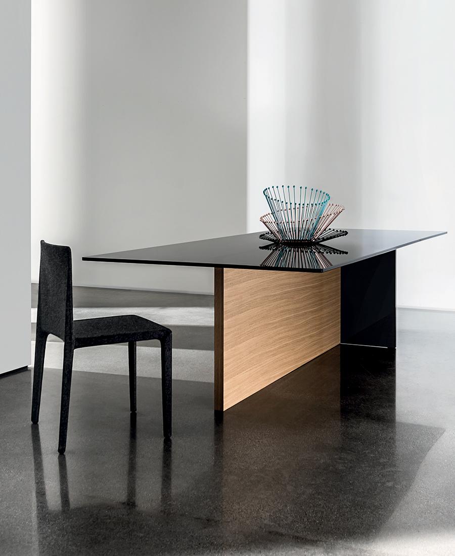 Regolo rectangular dining table 