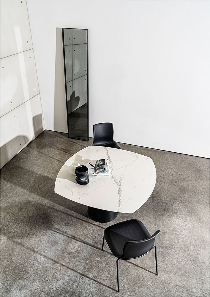 TOTEM EXTENSIBLE gallery3